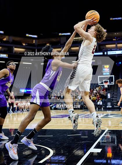 Thumbnail 3 in Lynwood vs. Sierra (CIF State D5 Final) photogallery.