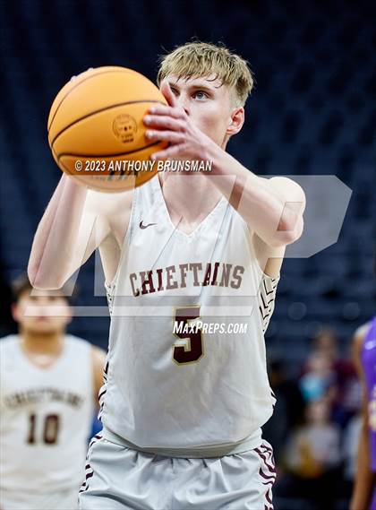Thumbnail 2 in Lynwood vs. Sierra (CIF State D5 Final) photogallery.