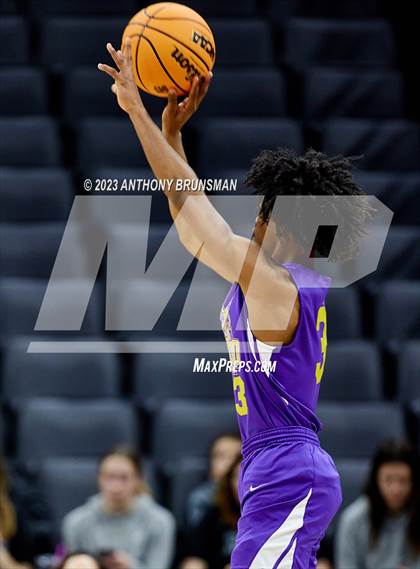 Thumbnail 3 in Lynwood vs. Sierra (CIF State D5 Final) photogallery.
