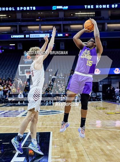 Thumbnail 1 in Lynwood vs. Sierra (CIF State D5 Final) photogallery.