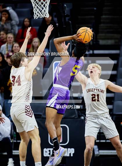 Thumbnail 3 in Lynwood vs. Sierra (CIF State D5 Final) photogallery.