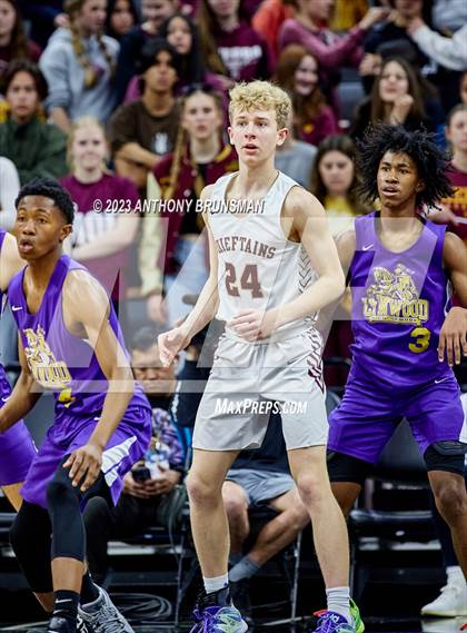 Thumbnail 2 in Lynwood vs. Sierra (CIF State D5 Final) photogallery.