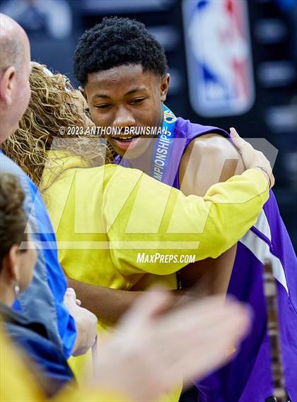 Thumbnail 2 in Lynwood vs. Sierra (CIF State D5 Final) photogallery.