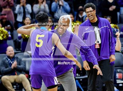 Thumbnail 1 in Lynwood vs. Sierra (CIF State D5 Final) photogallery.