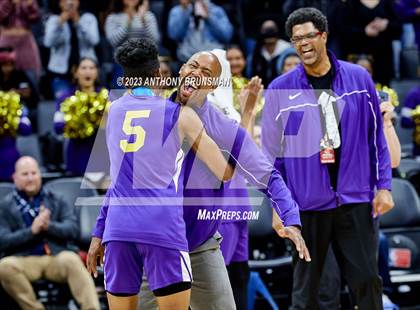 Thumbnail 2 in Lynwood vs. Sierra (CIF State D5 Final) photogallery.