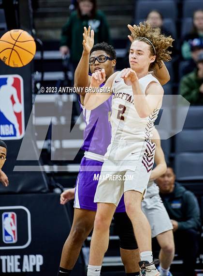 Thumbnail 2 in Lynwood vs. Sierra (CIF State D5 Final) photogallery.