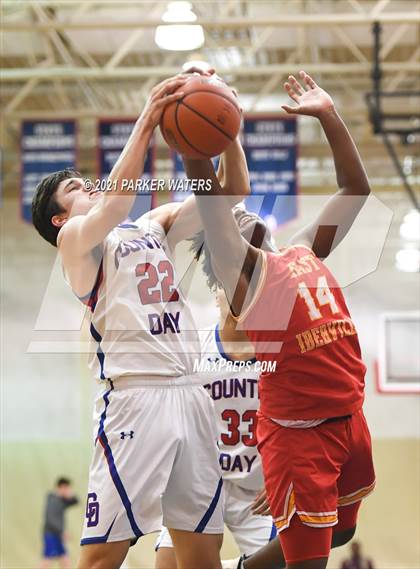 Thumbnail 1 in East Iberville vs Metairie Park Country Day (Country Day Classic) photogallery.
