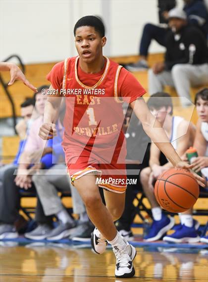 Thumbnail 1 in East Iberville vs Metairie Park Country Day (Country Day Classic) photogallery.