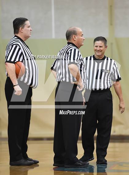 Thumbnail 1 in East Iberville vs Metairie Park Country Day (Country Day Classic) photogallery.