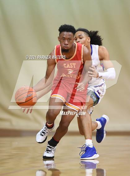 Thumbnail 2 in East Iberville vs Metairie Park Country Day (Country Day Classic) photogallery.