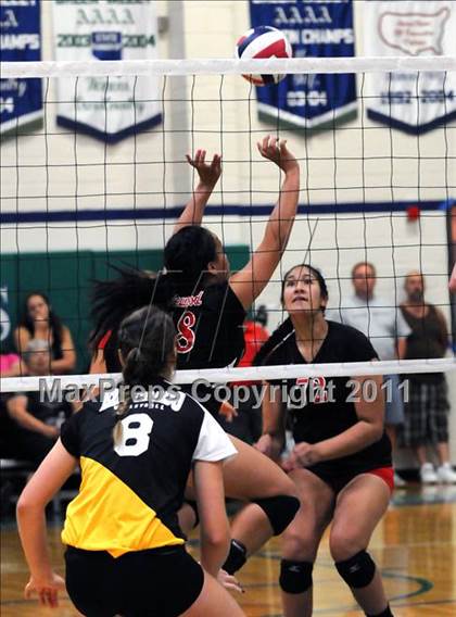 Thumbnail 2 in Lakewood vs. El Dorado (Durango Fall Classic) photogallery.