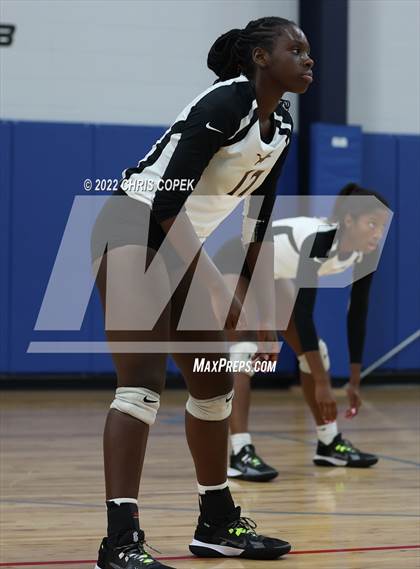 Thumbnail 1 in Leon vs Fort Myers (Nike Tournament of Champions) photogallery.