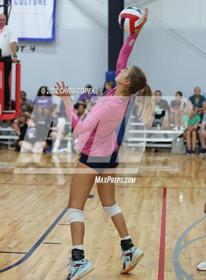 Thumbnail 1 in Leon vs Fort Myers (Nike Tournament of Champions) photogallery.