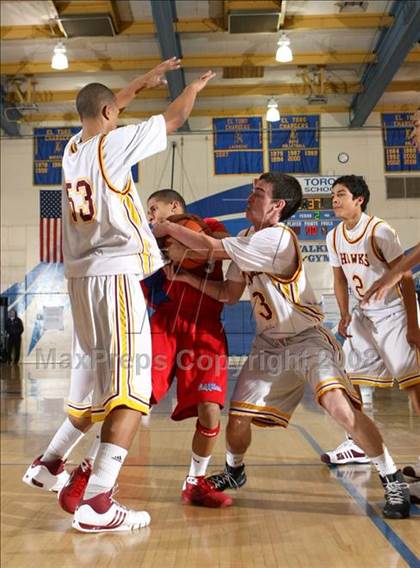 Thumbnail 2 in Ocean View vs. Los Alamitos (O.C. North-South Challenge) photogallery.