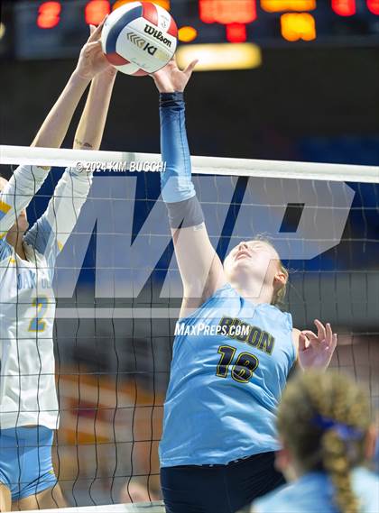 Thumbnail 1 in Buffalo vs. Oak Glen (WVSSAC Class AA Semifinal) photogallery.