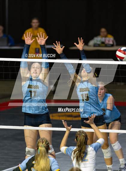 Thumbnail 3 in Buffalo vs. Oak Glen (WVSSAC Class AA Semifinal) photogallery.