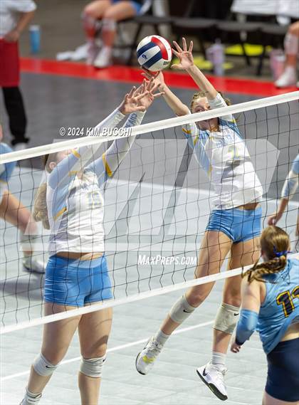 Thumbnail 1 in Buffalo vs. Oak Glen (WVSSAC Class AA Semifinal) photogallery.