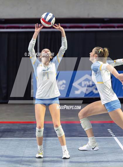 Thumbnail 3 in Buffalo vs. Oak Glen (WVSSAC Class AA Semifinal) photogallery.