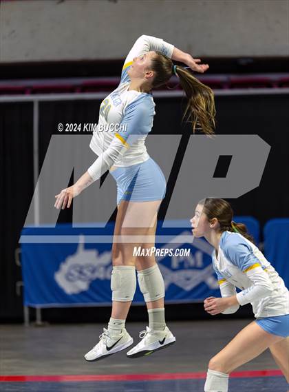 Thumbnail 2 in Buffalo vs. Oak Glen (WVSSAC Class AA Semifinal) photogallery.