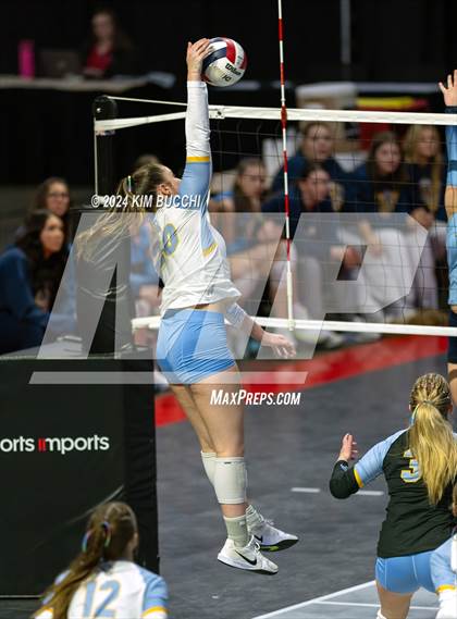 Thumbnail 2 in Buffalo vs. Oak Glen (WVSSAC Class AA Semifinal) photogallery.