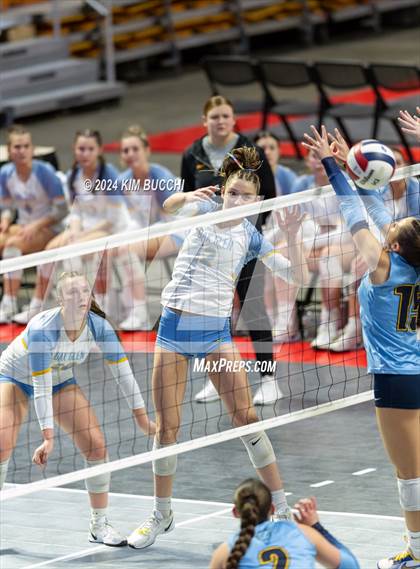 Thumbnail 2 in Buffalo vs. Oak Glen (WVSSAC Class AA Semifinal) photogallery.