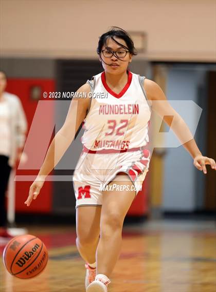 Thumbnail 2 in Resurrection @ Mundelein photogallery.