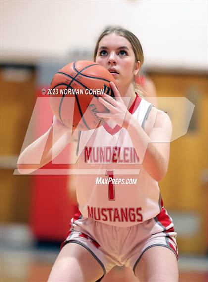 Thumbnail 2 in Resurrection @ Mundelein photogallery.