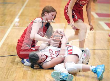 Thumbnail 2 in Resurrection @ Mundelein photogallery.