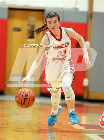 Thumbnail 2 in Resurrection @ Mundelein photogallery.