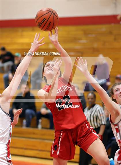 Thumbnail 3 in Resurrection @ Mundelein photogallery.