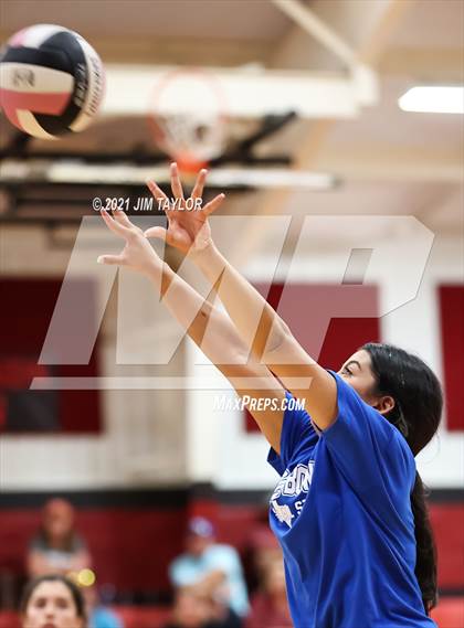 Thumbnail 2 in Brazos Bowl All Star Game (Red vs Blue) photogallery.