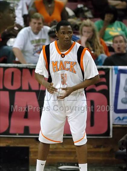 Thumbnail 3 in Westchester vs. McClymonds (CIF State D1 Final) photogallery.