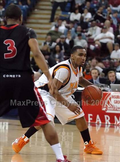 Thumbnail 2 in Westchester vs. McClymonds (CIF State D1 Final) photogallery.