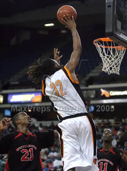 Thumbnail 3 in Westchester vs. McClymonds (CIF State D1 Final) photogallery.