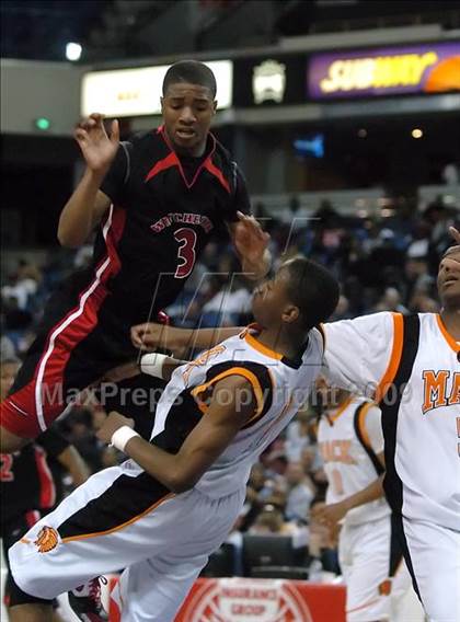 Thumbnail 3 in Westchester vs. McClymonds (CIF State D1 Final) photogallery.