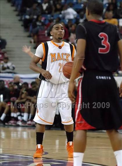 Thumbnail 3 in Westchester vs. McClymonds (CIF State D1 Final) photogallery.