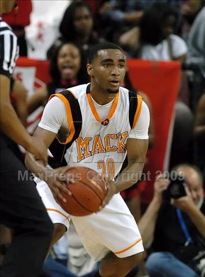 Thumbnail 2 in Westchester vs. McClymonds (CIF State D1 Final) photogallery.