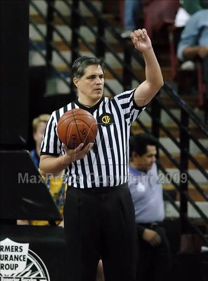 Thumbnail 3 in Westchester vs. McClymonds (CIF State D1 Final) photogallery.