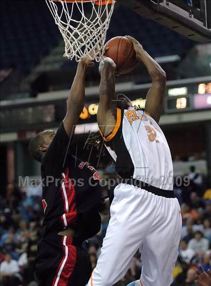 Thumbnail 2 in Westchester vs. McClymonds (CIF State D1 Final) photogallery.