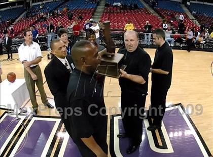 Thumbnail 2 in Westchester vs. McClymonds (CIF State D1 Final) photogallery.