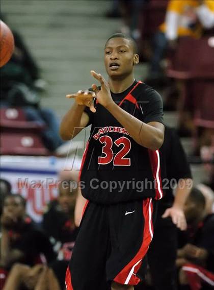 Thumbnail 3 in Westchester vs. McClymonds (CIF State D1 Final) photogallery.