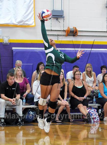 Thumbnail 3 in Thousand Oaks vs Seaquam (Durango Fall Classic) photogallery.