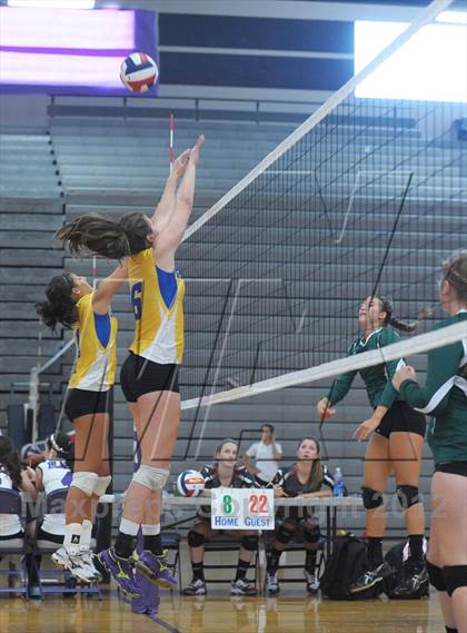 Thumbnail 3 in Thousand Oaks vs Seaquam (Durango Fall Classic) photogallery.