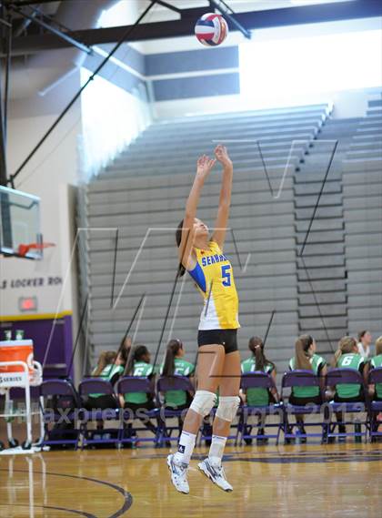 Thumbnail 3 in Thousand Oaks vs Seaquam (Durango Fall Classic) photogallery.