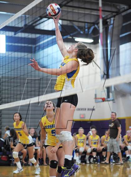 Thumbnail 2 in Thousand Oaks vs Seaquam (Durango Fall Classic) photogallery.