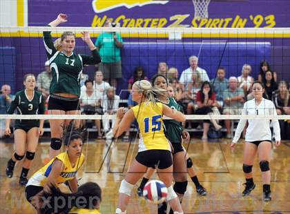 Thumbnail 2 in Thousand Oaks vs Seaquam (Durango Fall Classic) photogallery.