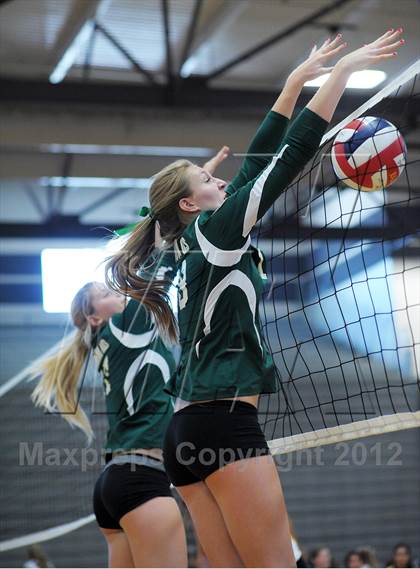 Thumbnail 3 in Thousand Oaks vs Seaquam (Durango Fall Classic) photogallery.