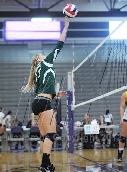 Thumbnail 3 in Thousand Oaks vs Seaquam (Durango Fall Classic) photogallery.