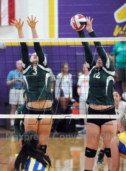 Thumbnail 2 in Thousand Oaks vs Seaquam (Durango Fall Classic) photogallery.