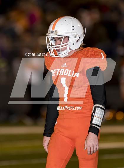 Thumbnail 2 in Petrolia vs Santo (Texas UIL 2A Bi-District Playoff) photogallery.